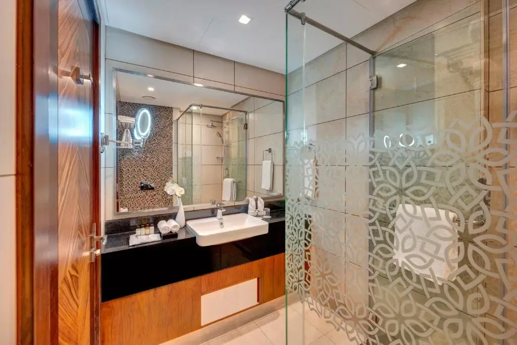 Дубай: Royal Continental Suites Business Bay - Deluxe Apartments