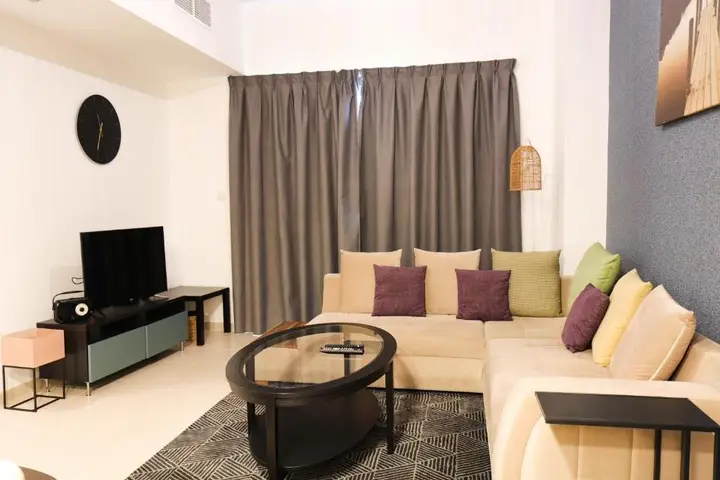 Дубай: 1 Bedroom Apartment In Hayat Boulevard
