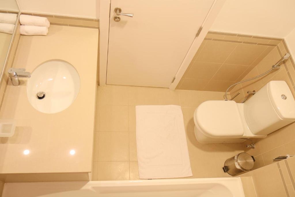 Дубай: 1 Bedroom Apartment In Hayat Boulevard
