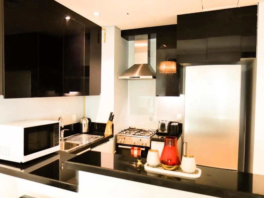 Дубай: Signature Holiday Homes - Luxury 2BHK in Capital Bay Tower B