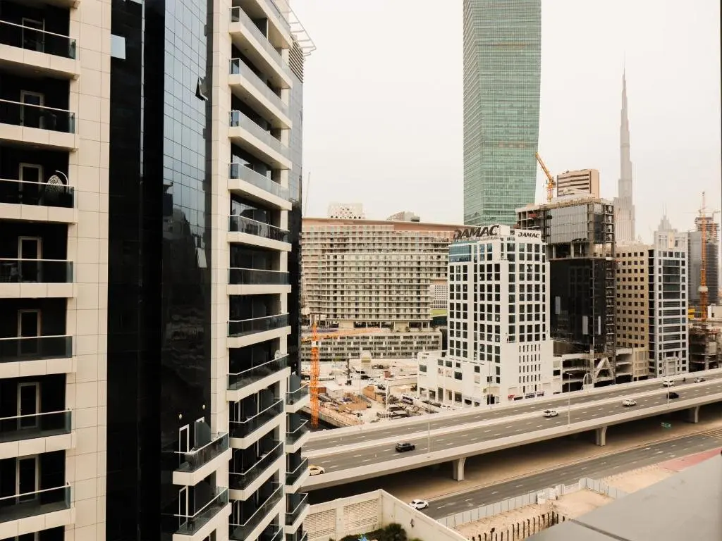 Дубай: Signature Holiday Homes - Luxury 2BHK in Capital Bay Tower B