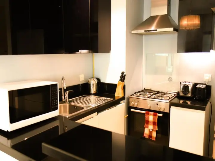 Дубай: Signature Holiday Homes - Luxury 2BHK in Capital Bay Tower B