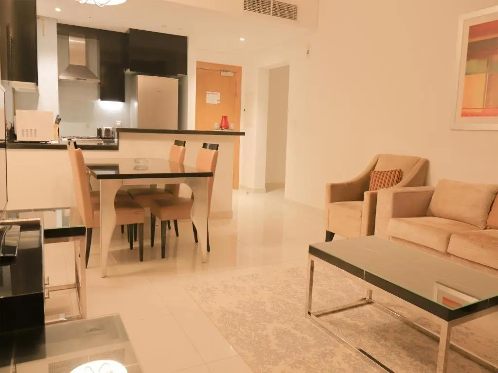 Дубай: Signature Holiday Homes - Luxury 2BHK in Capital Bay Tower B
