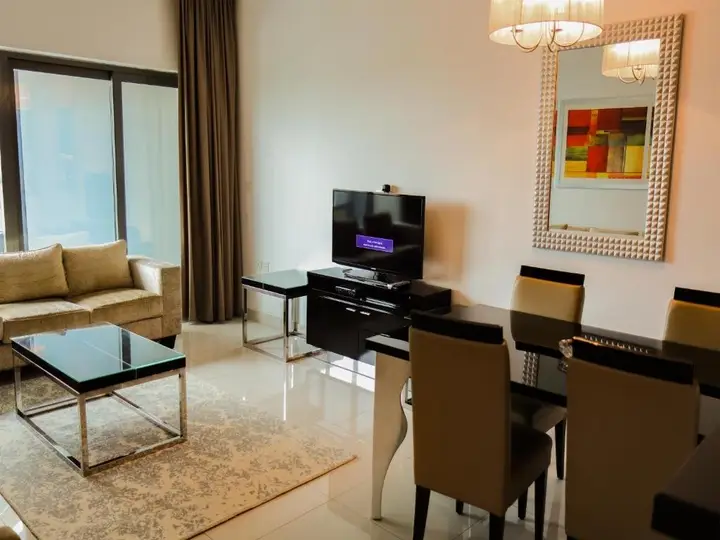 Дубай: Signature Holiday Homes - Luxury 2BHK in Capital Bay Tower B