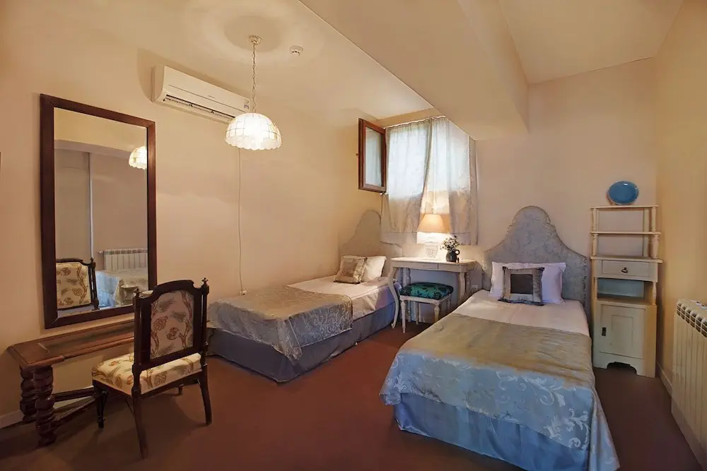 Тбилиси: Caravan Hotel