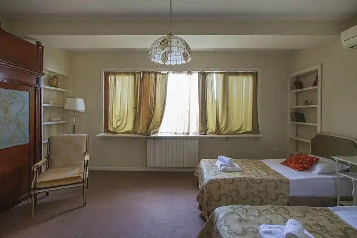 Тбилиси: Caravan Hotel