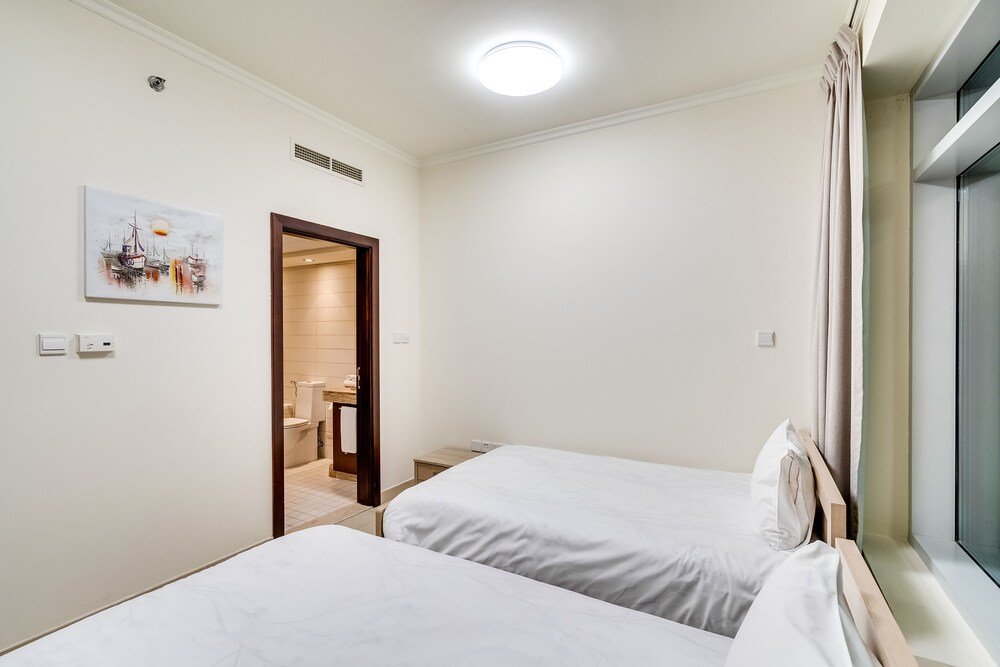 Дубай: Athens Ease By Emaar Two Bedroom Apartment