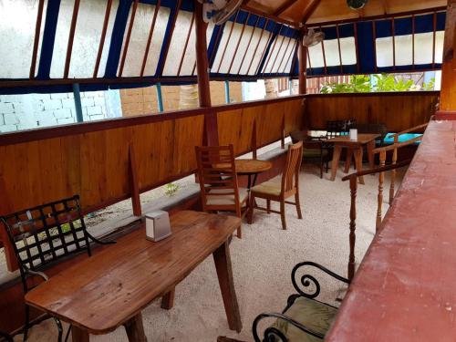 Атолл Лхавийани: Maakana Inn