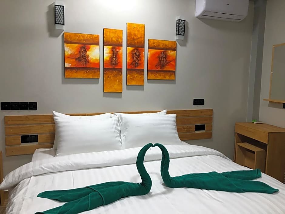Южный Мале Атол: Iris Beach Residence