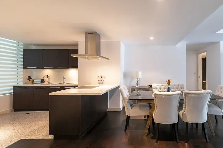 Дубай: Driven Holiday Homes - Limestone House