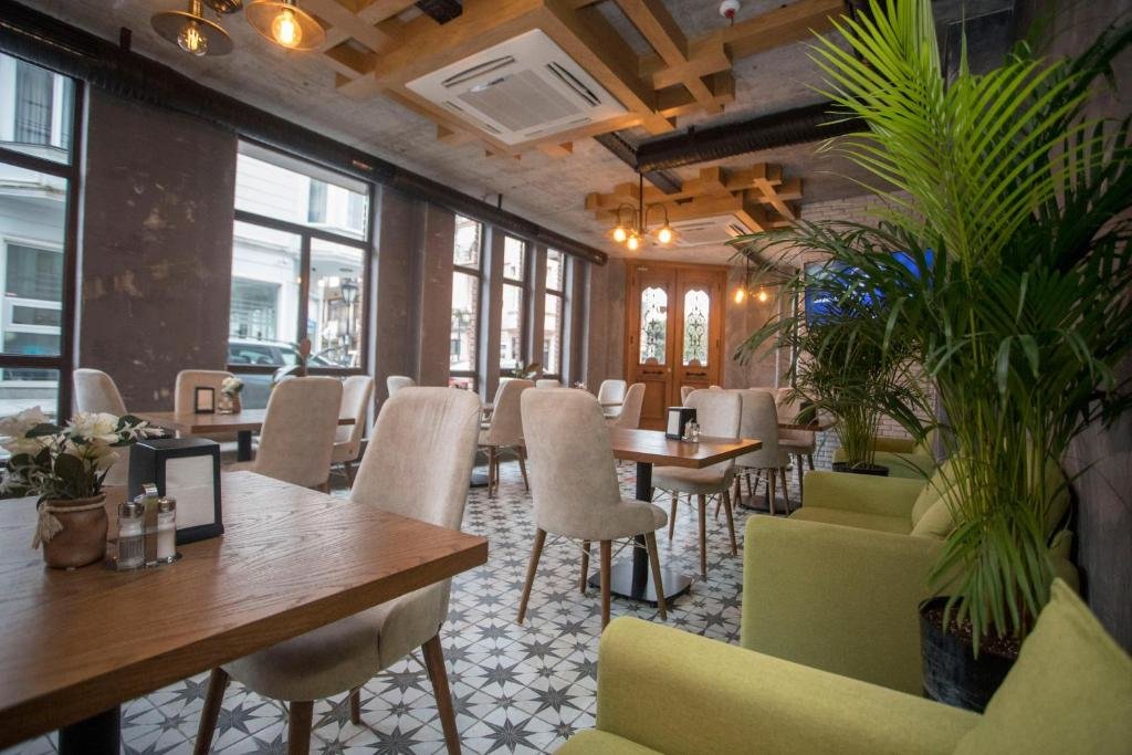Батуми: Hotel London