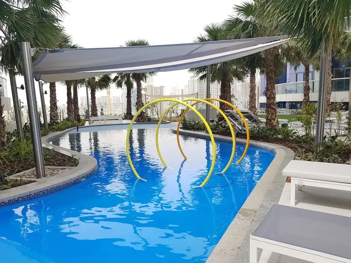 Дубай: Luton Vacation Damac Paramount Tower