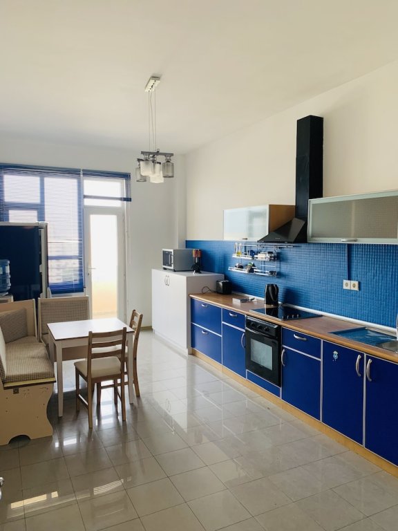 Баку: Sea View Apartment With Terrace