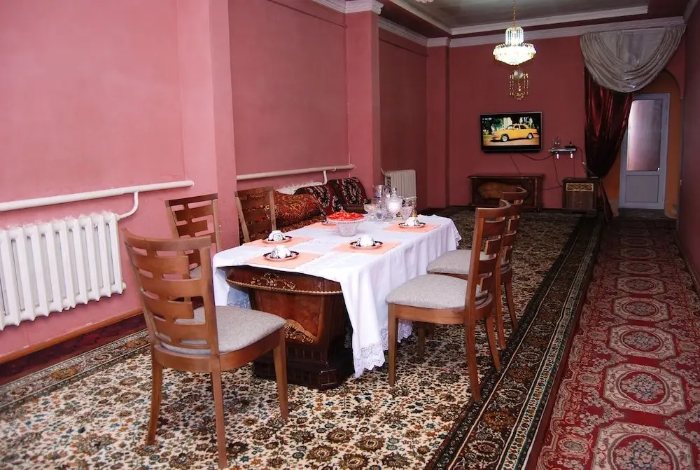 Ургенч: Отель Vodokanal Place Khorezm National House