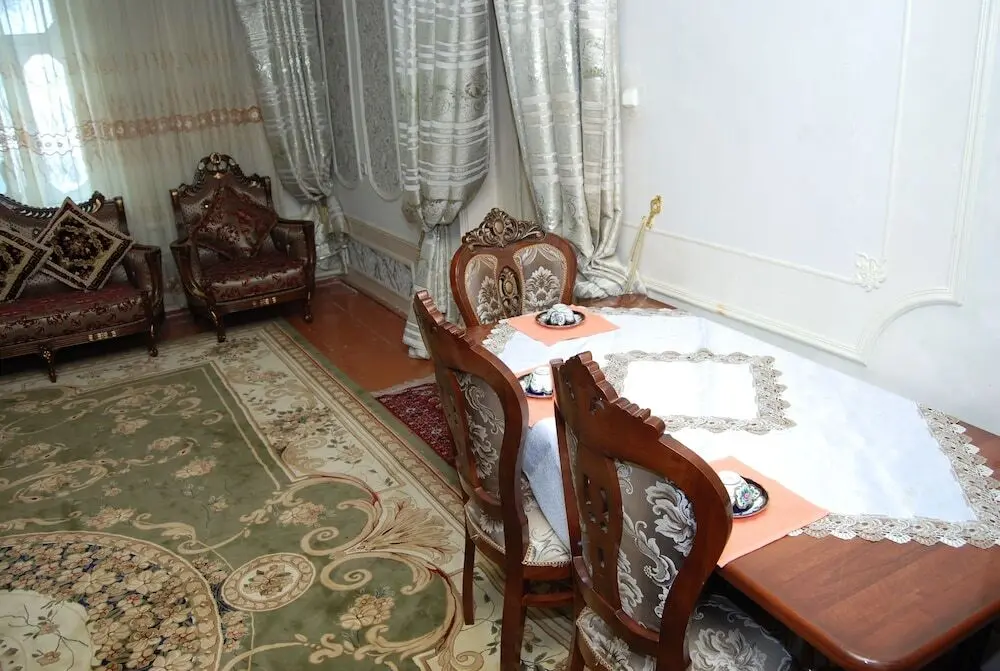 Ургенч: Отель Vodokanal Place Khorezm National House