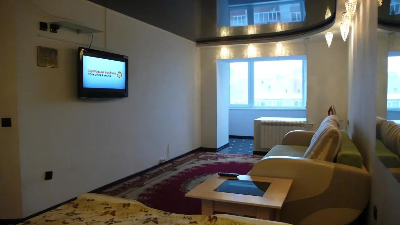 Томск: Apartment on Uchiebnaia 8п7эт10