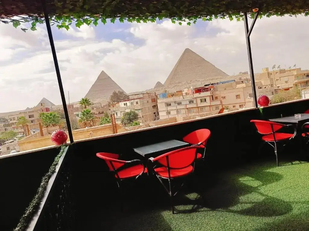 Гиза: Magic Golden pyramids Inn