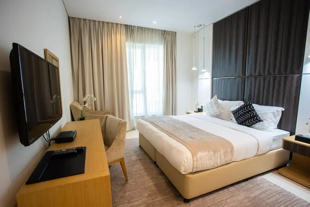 Дубай: OSKENA Vacation Homes - Damac Maison Canal View
