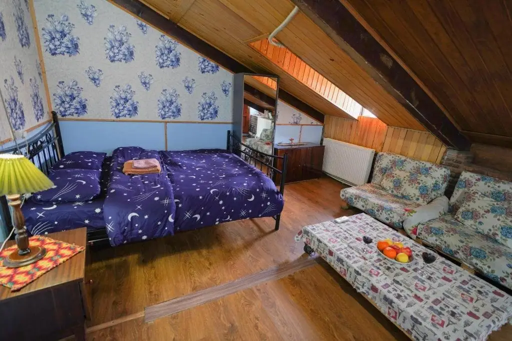 Тбилиси: Leon Rooms