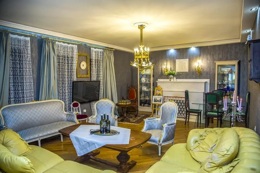 Тбилиси: Stay in a Wonderfully Designed Villa in the Center of Tbilisi Old Town