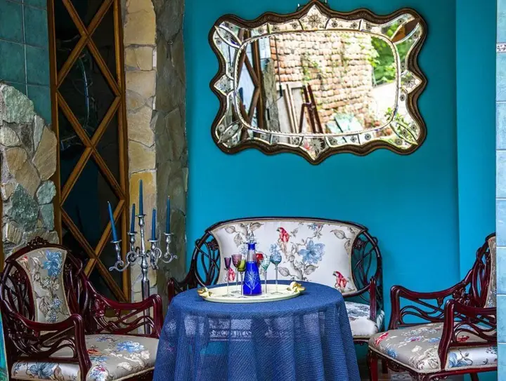 Тбилиси: Stay in a Wonderfully Designed Villa in the Center of Tbilisi Old Town