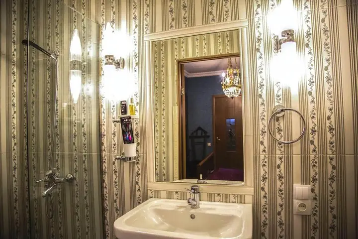 Тбилиси: Stay in a Wonderfully Designed Villa in the Center of Tbilisi Old Town
