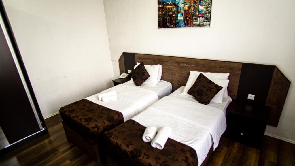 Тбилиси: AIA Hotel
