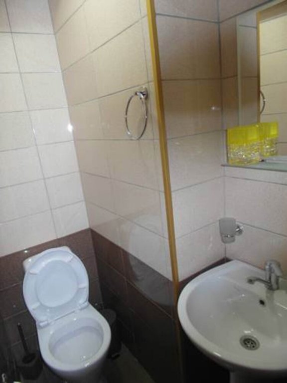 Тбилиси: This Apartment is Very Comfortable, Quiet, Nice With Kind Attitude