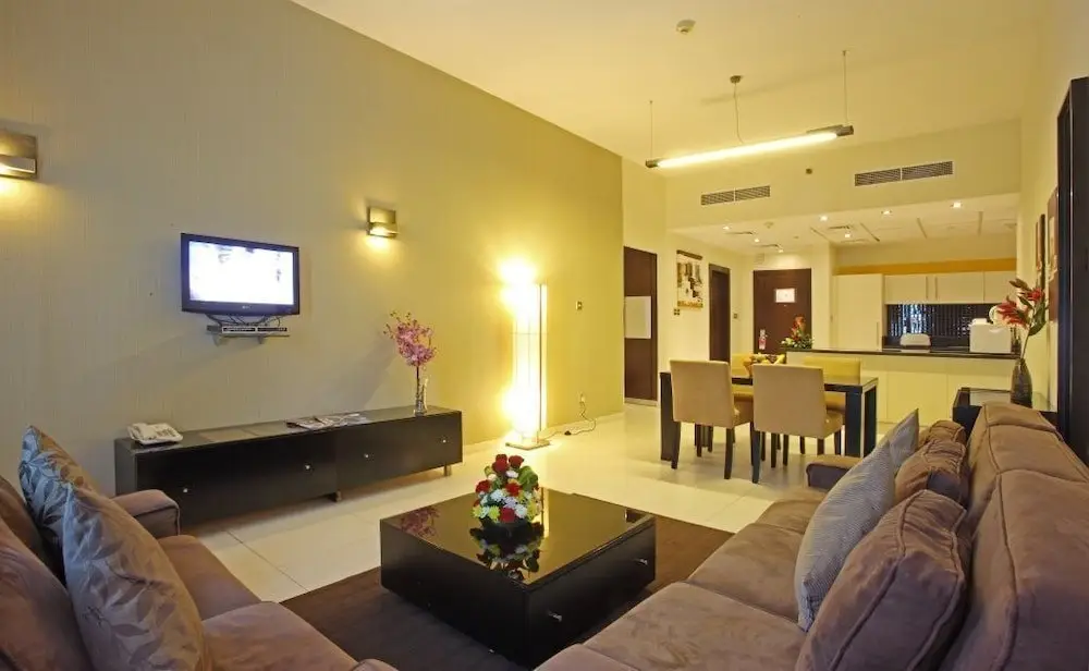Дубай: First Royal Hotel Apartment