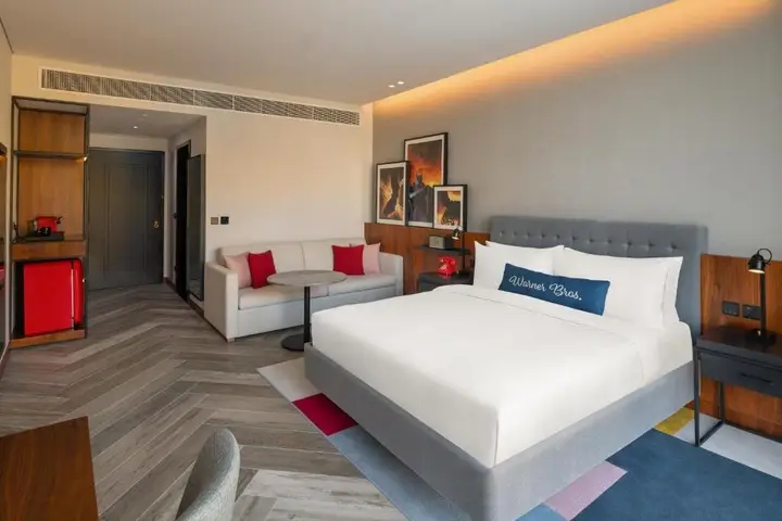 Абу-Даби: Отель The WB Abu Dhabi, Curio Collection by Hilton