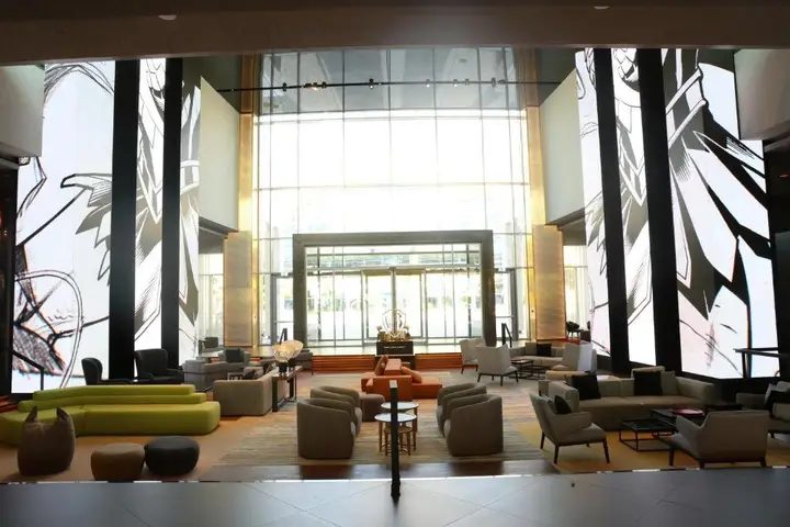 Абу-Даби: Отель The WB Abu Dhabi, Curio Collection by Hilton