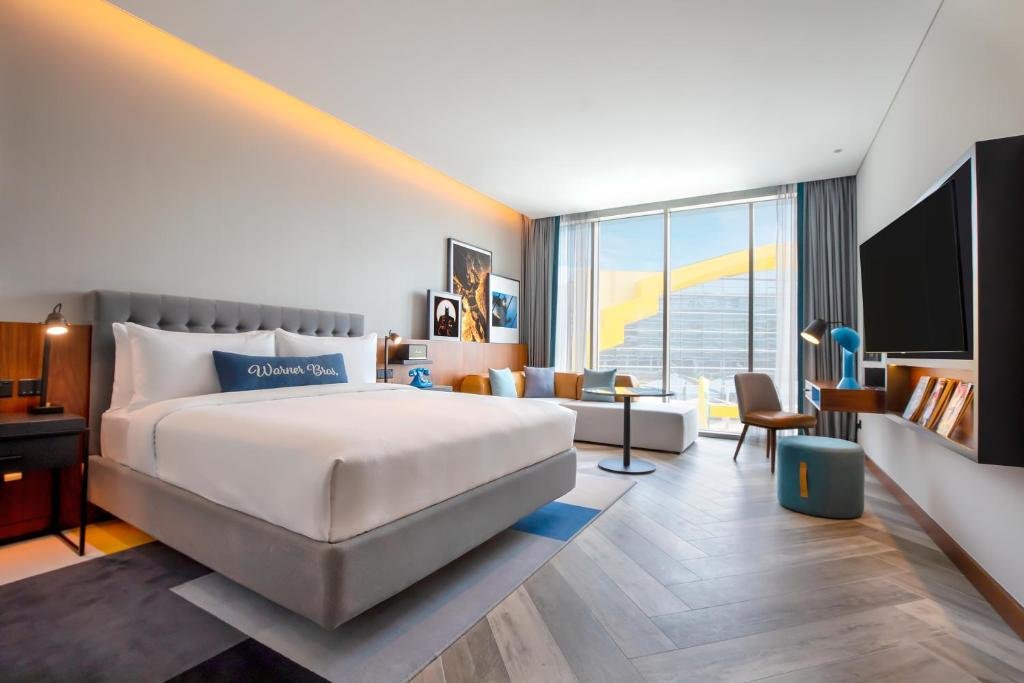 Абу-Даби: Отель The WB Abu Dhabi, Curio Collection by Hilton