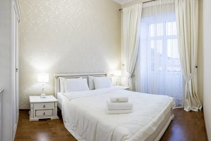 Минск: Апартаменты 3-комнатные HomeApart Ленина, 6