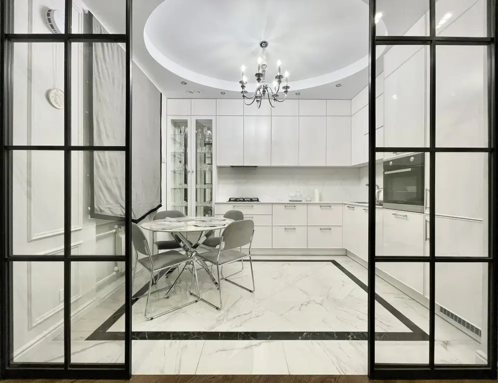 Апартаменты 4-комнатные HomeApart Свердлова, 26 — фото 1