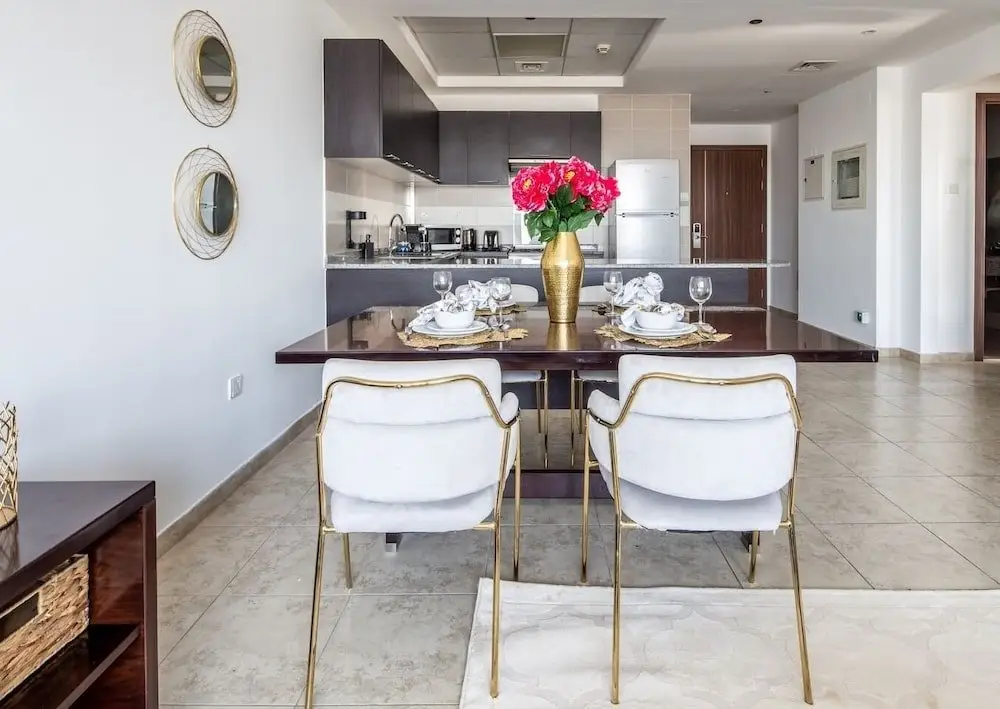Дубай: Outstanding 2BR in Serene JVT Neighborhood!