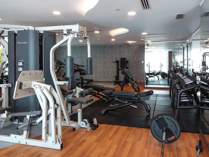 Дубай: Superb Studio w/ Lake Views in JLT - Near the Metro!