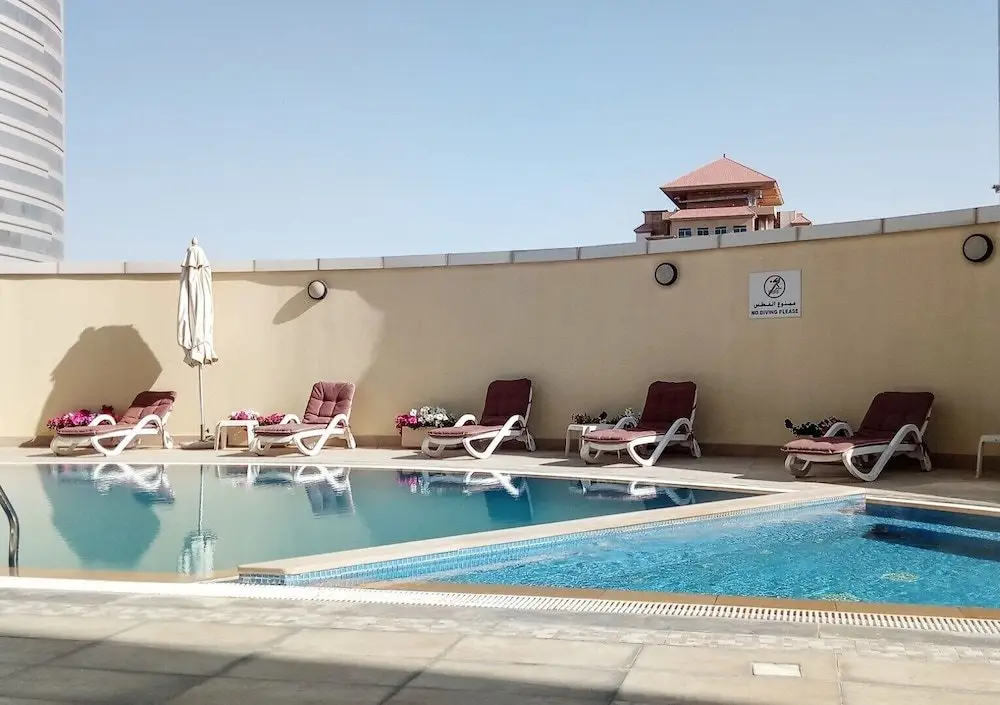 Дубай: Warm & Striking Studio Apartment in the Heart of Jlt!