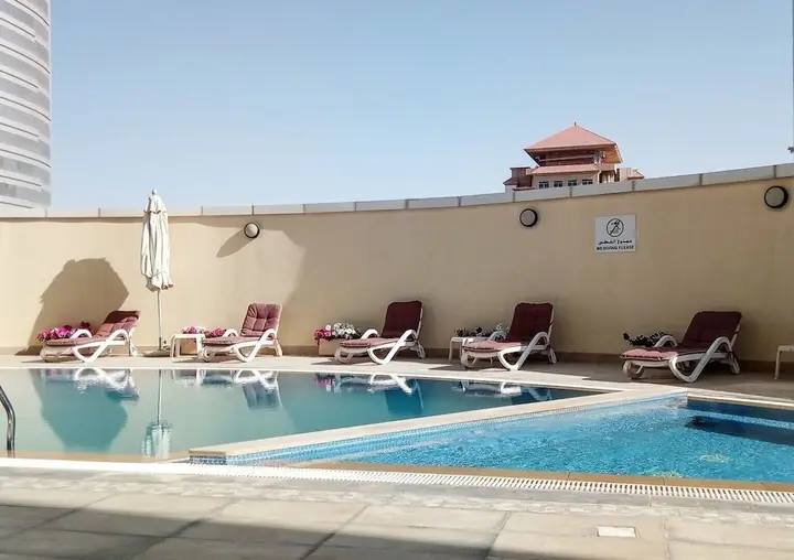 Дубай: Warm & Striking Studio Apartment in the Heart of Jlt!