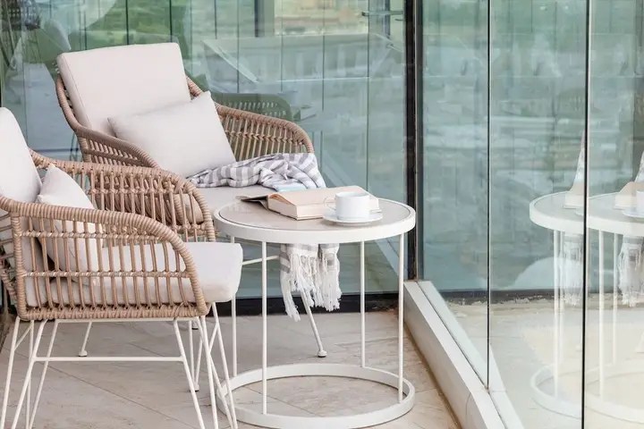 Дубай: Elegant 2BR Apartment in The Five w/ Private Pool
