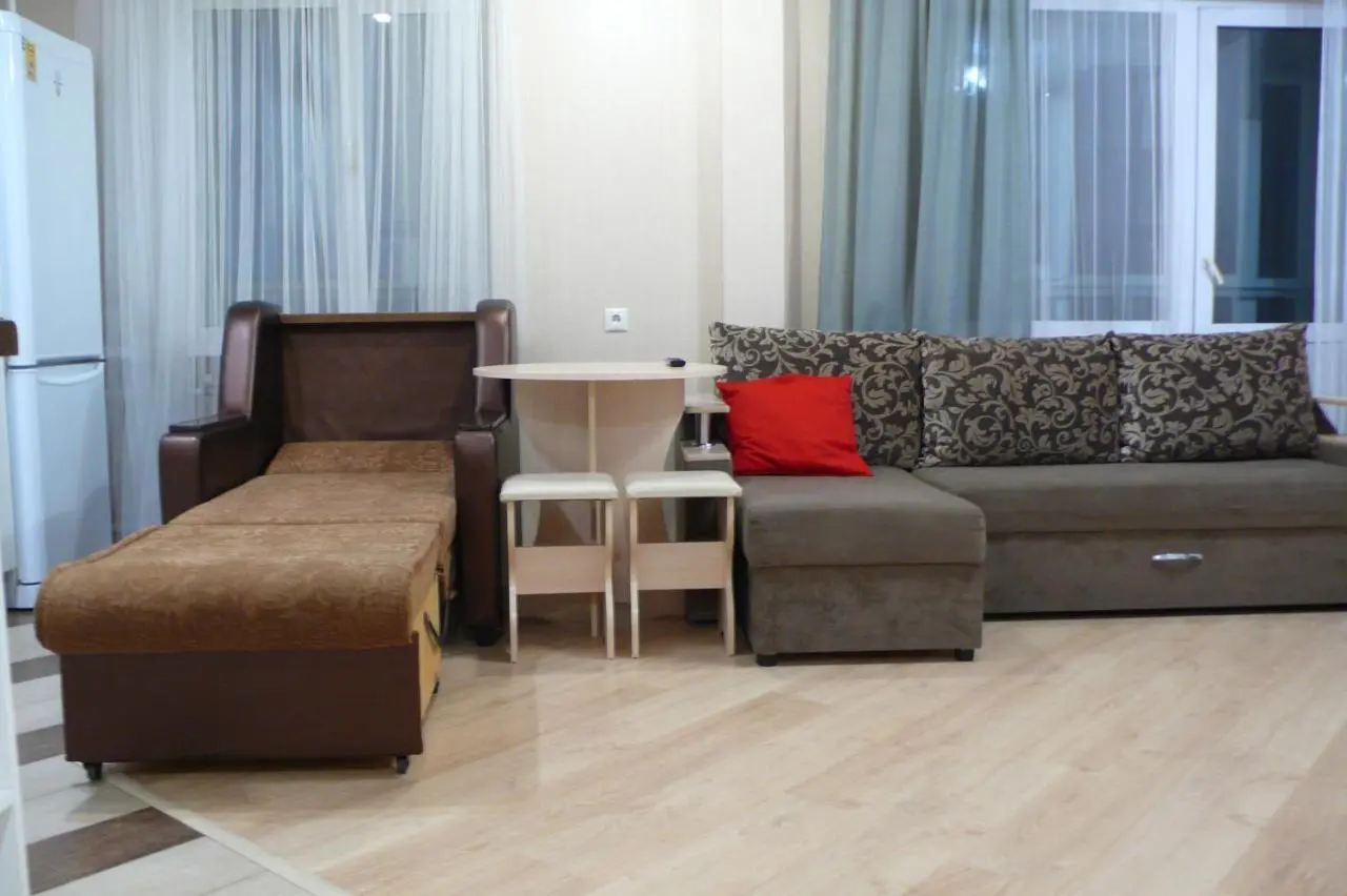 Томск: Apartments on Uchebnaya st.