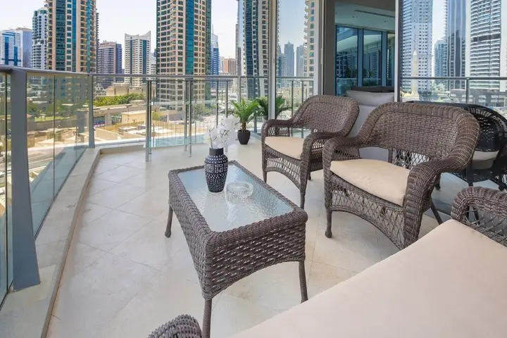 Дубай: Spacious 2BR Dubai Marina Apartment, Amazing Location!