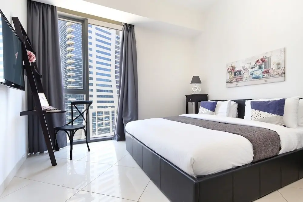 Дубай: Spacious 2BR Dubai Marina Apartment, Amazing Location!