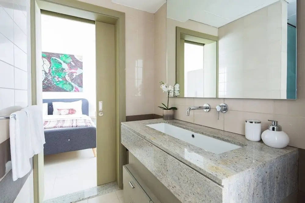 Дубай: Unique + Stunning 2BR Loft in Downtown Dubai!