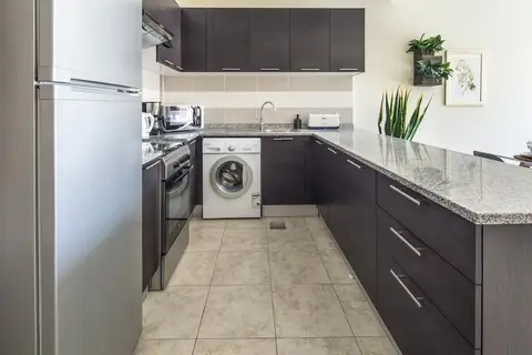 Signature Living in Modern 1BR Apartment at Jvt! — фото 1