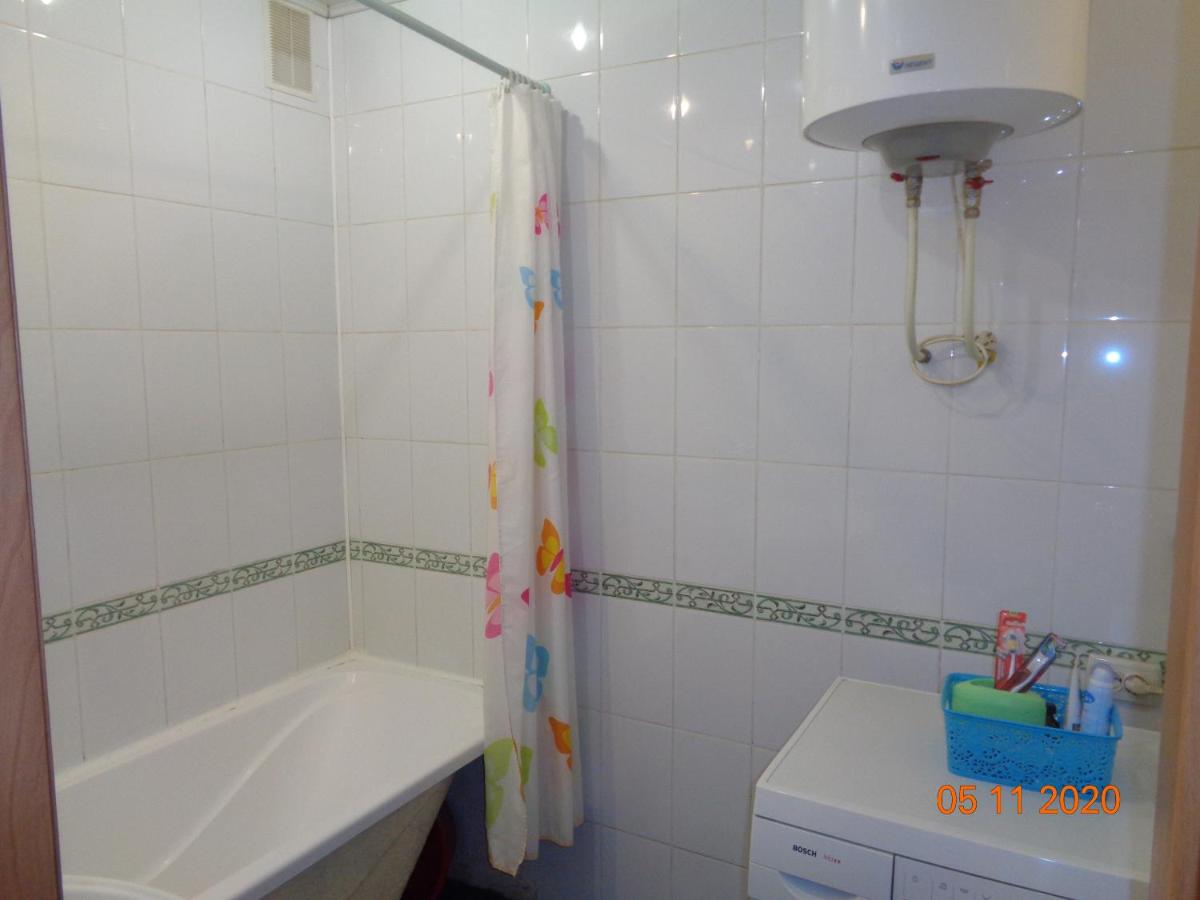 Томск: Uchebnaya 7 - 2 Bedroom