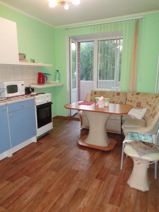 Томск: Uchebnaya 7 - 2 Bedroom