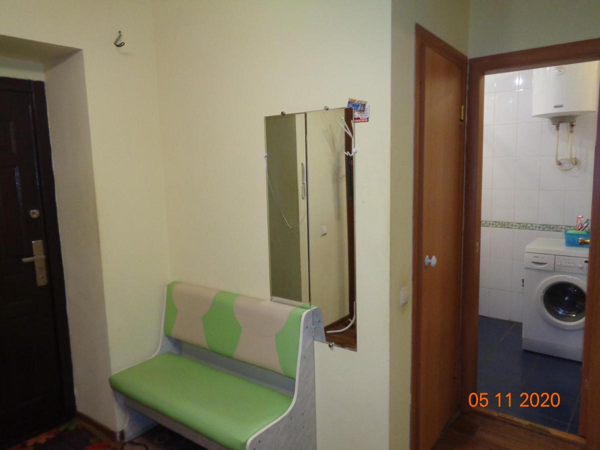 Томск: Uchebnaya 7 - 2 Bedroom