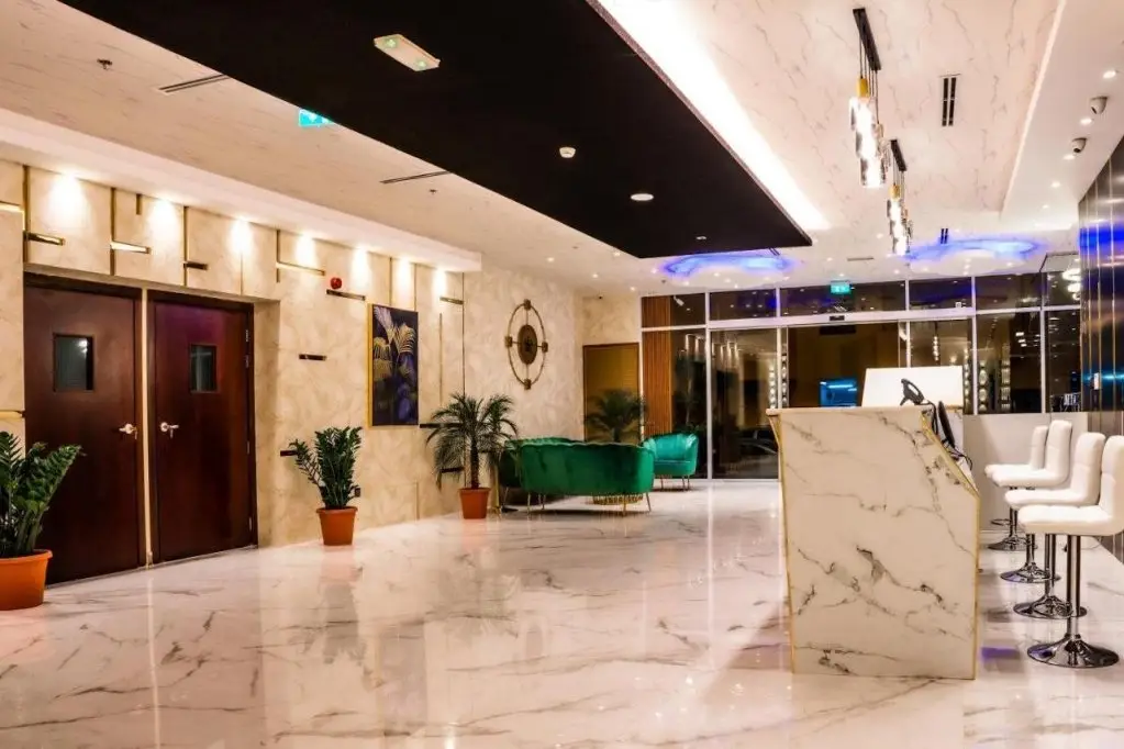 Дубай: Raha Grand Hotel