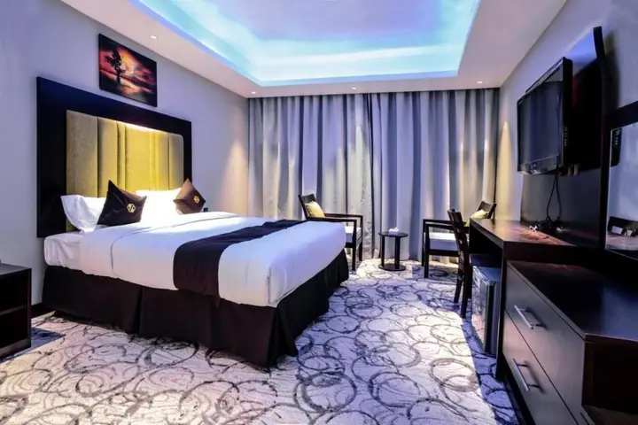Дубай: Raha Grand Hotel