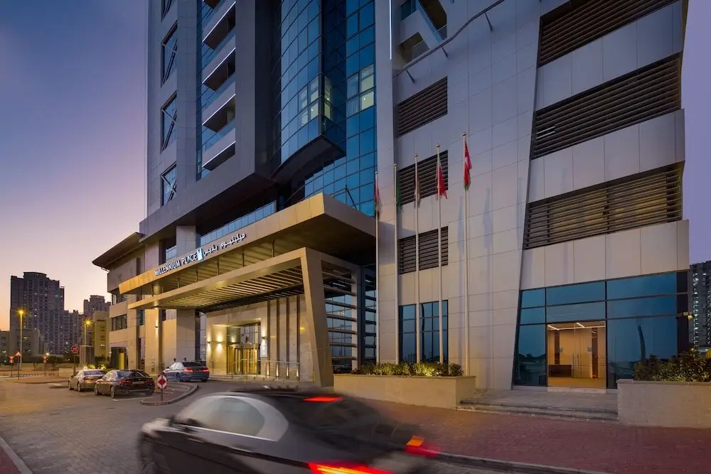 Дубай: Millennium Place Barsha Heights Apartments
